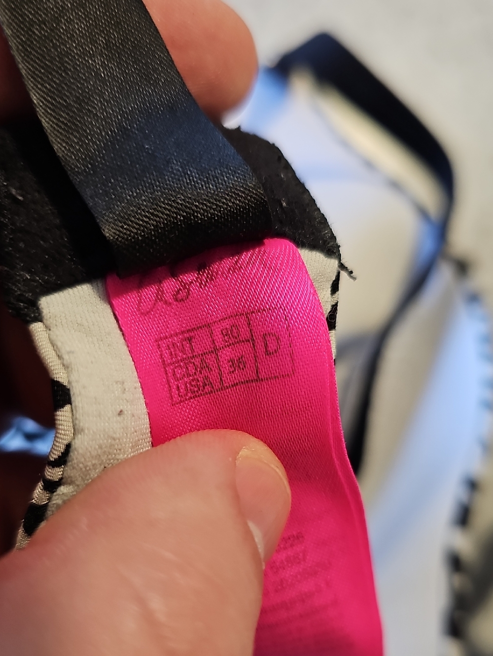 La SENZA 36D Black and White Hook-and-Eye Bra - Picture 6 of 6